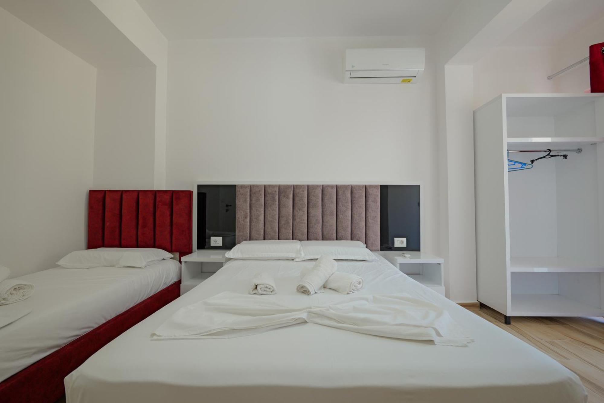 Hotel Take Borsh Kültér fotó