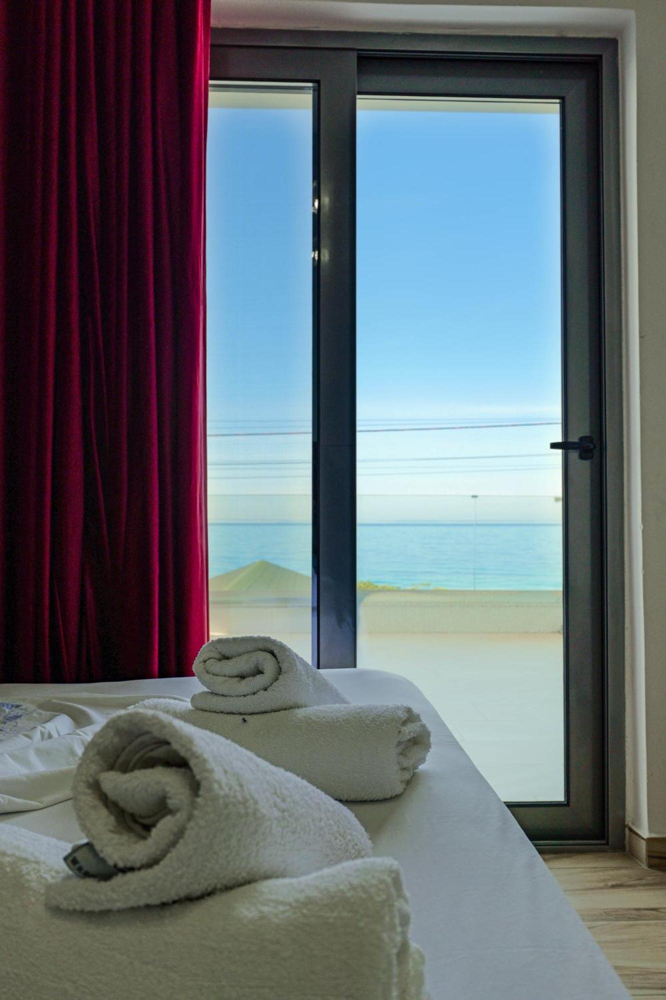 Hotel Take Borsh Kültér fotó