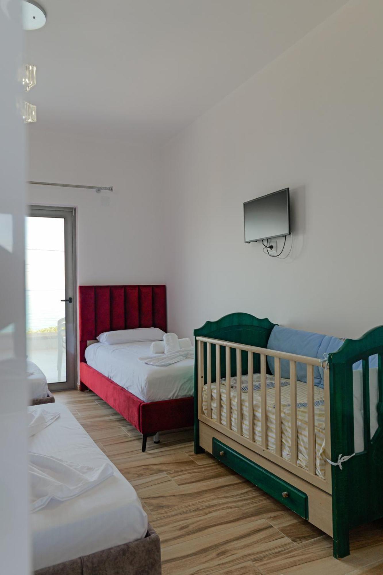 Hotel Take Borsh Kültér fotó