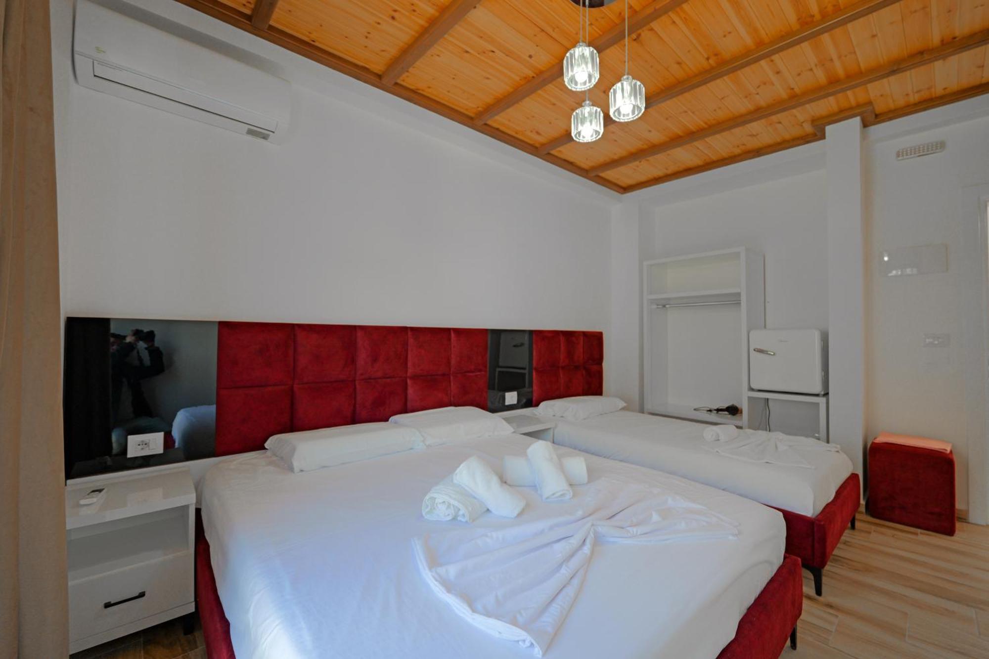 Hotel Take Borsh Kültér fotó