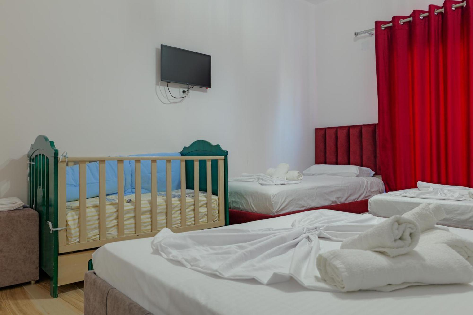 Hotel Take Borsh Kültér fotó