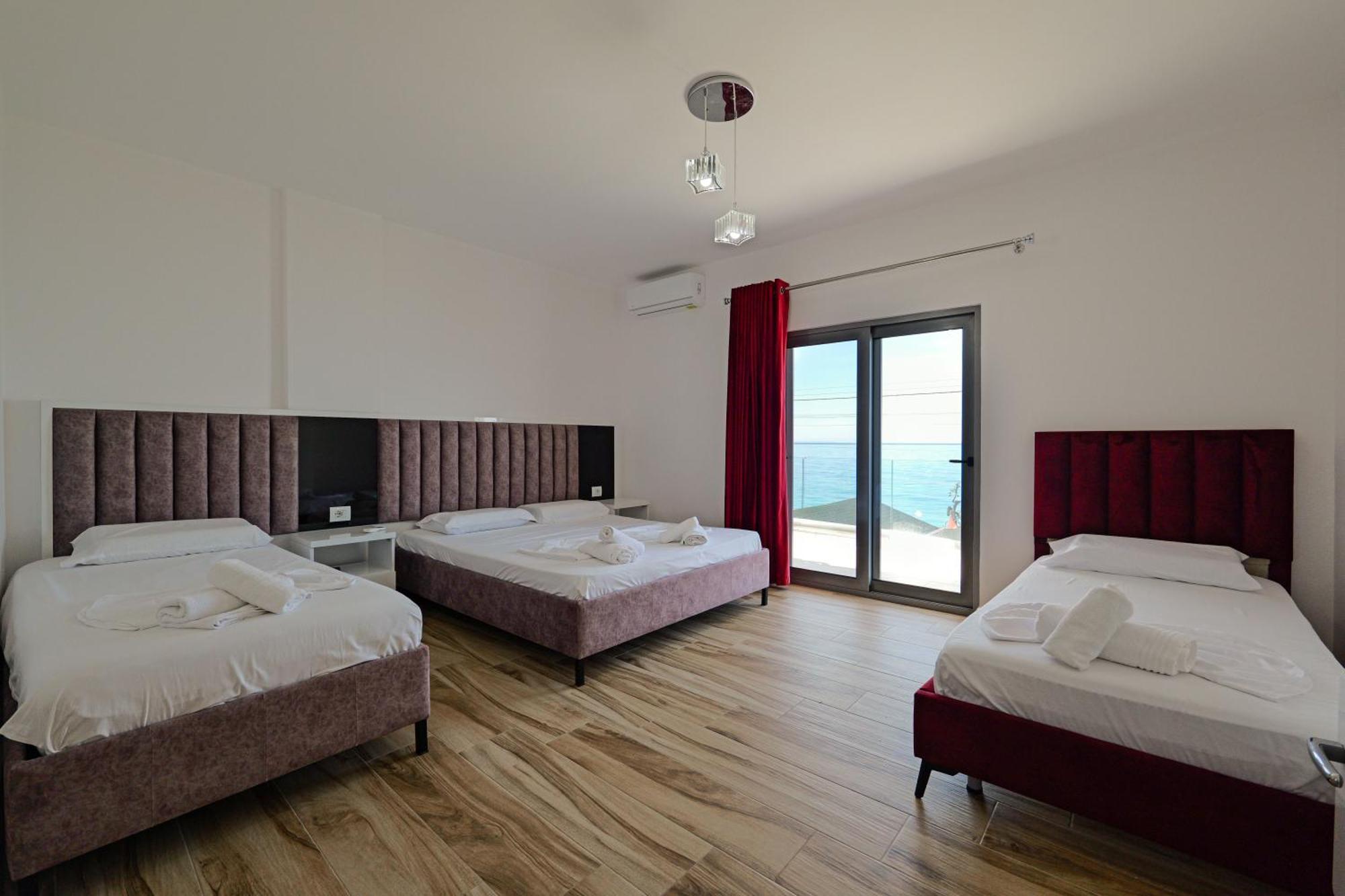 Hotel Take Borsh Kültér fotó