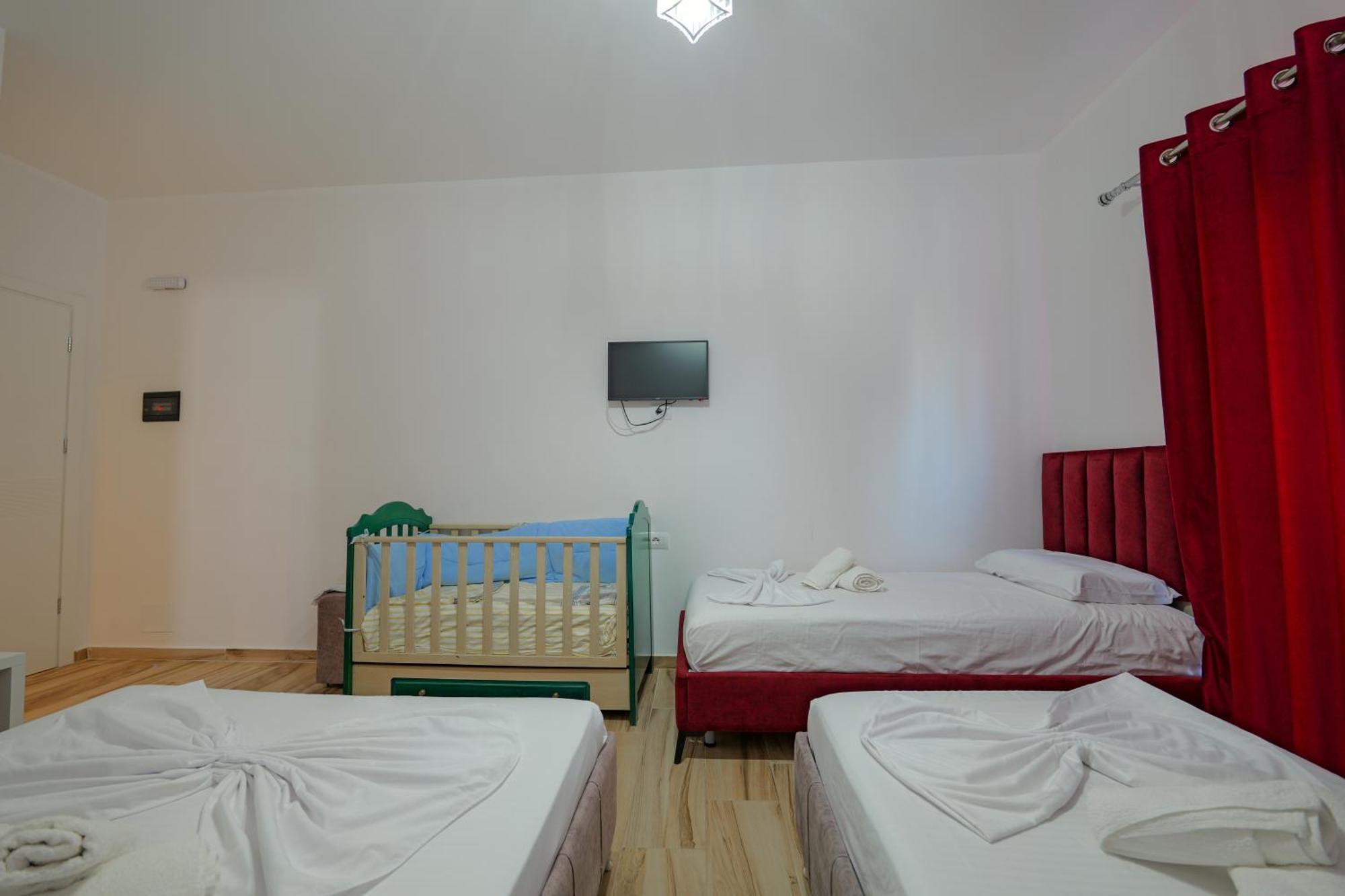 Hotel Take Borsh Kültér fotó