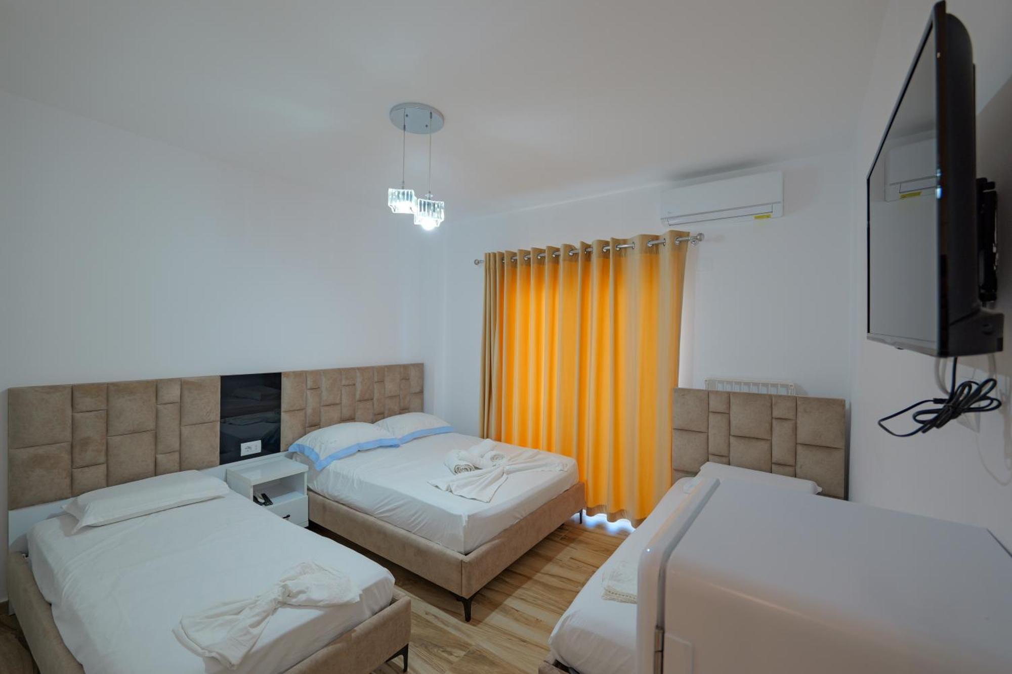 Hotel Take Borsh Kültér fotó