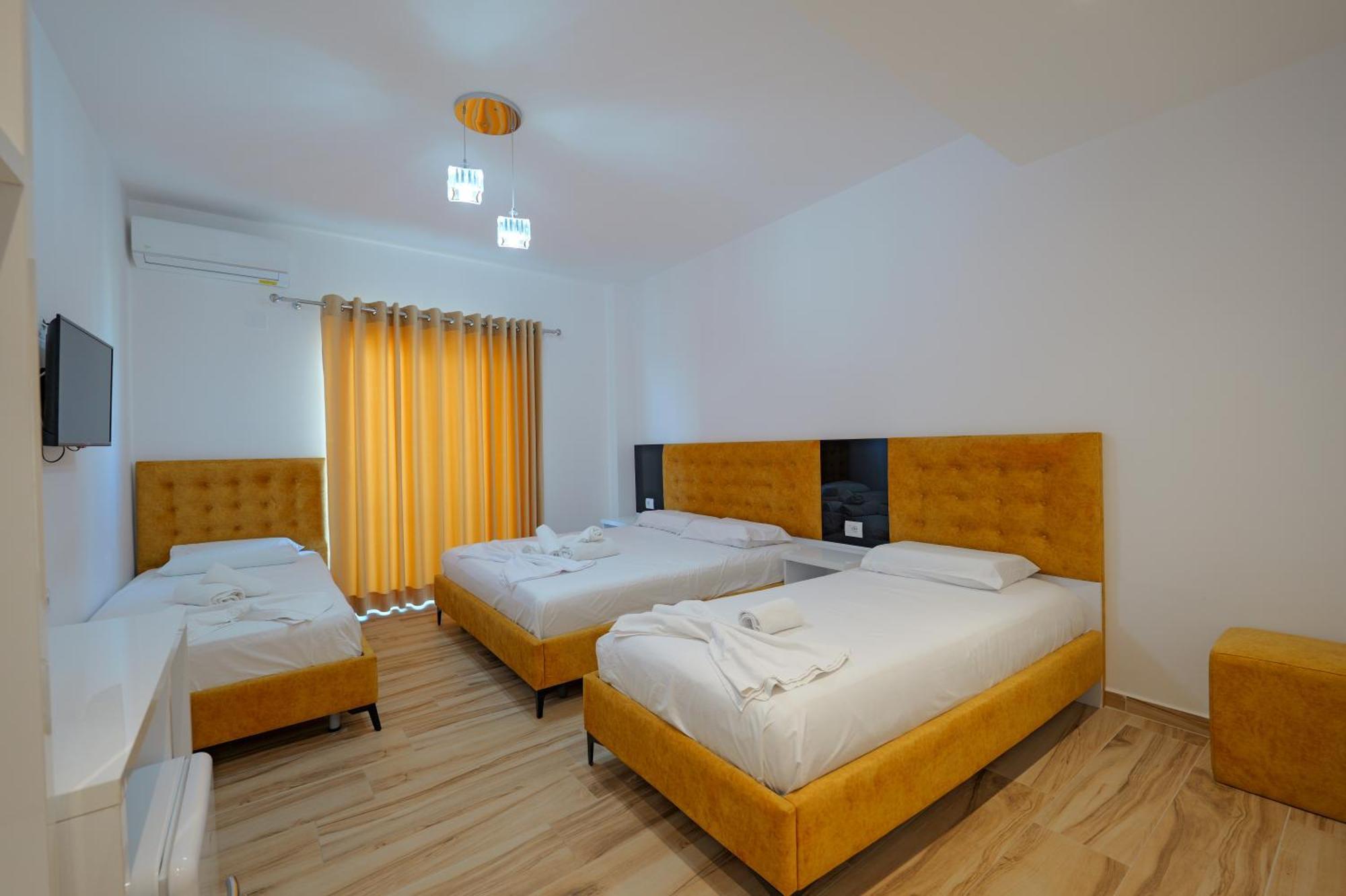 Hotel Take Borsh Kültér fotó